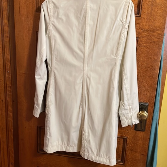 Marmot Membrain Coat slim fitting size large w/ 2 zip pockets & 2 interior pkts - Picture 10 of 12